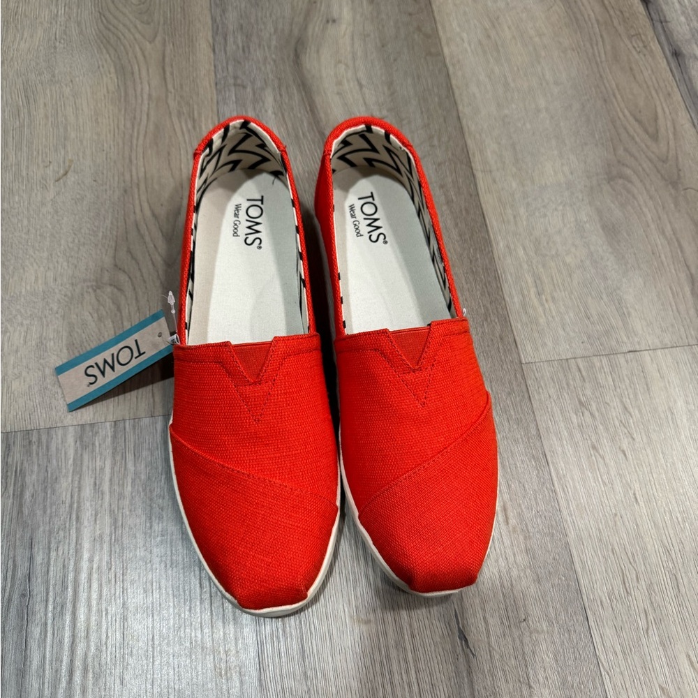 *NWT* TOMS Alpargata Plus Red/Orange Canvas Slip-On Women’s Shoes Size 9.5